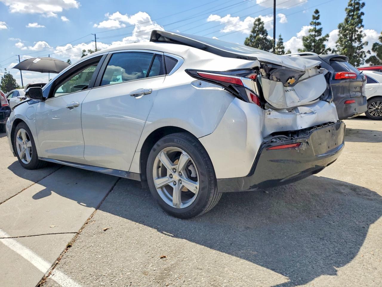 2017 CHEVROLET VOLT LT photo 3