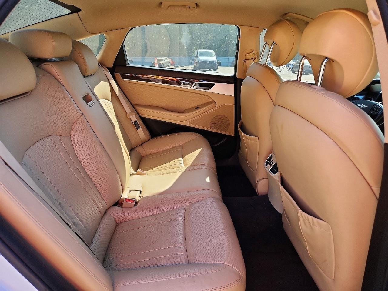 2015 HYUNDAI GENESIS 3.8L photo 19
