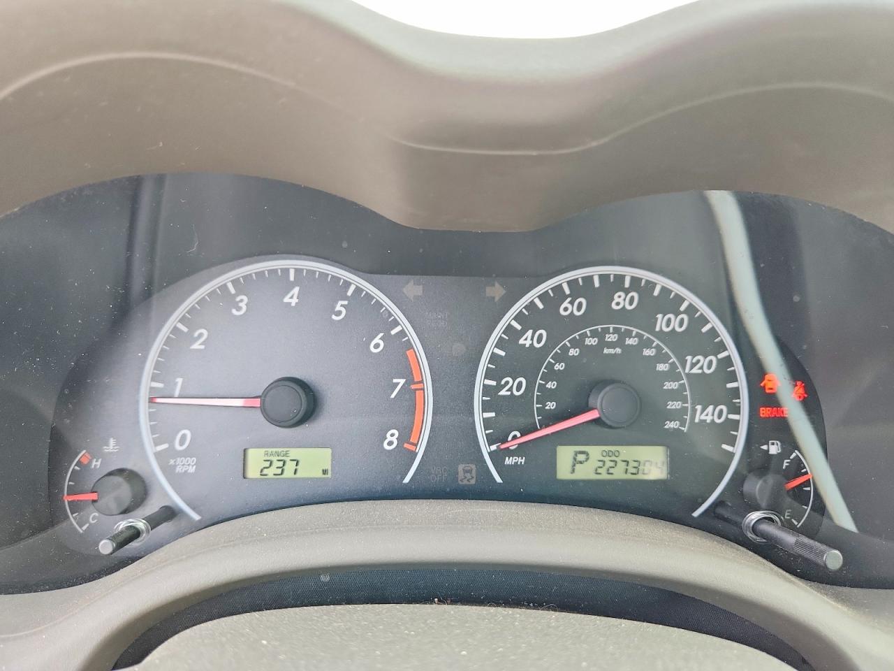2010 TOYOTA COROLLA LE photo 25