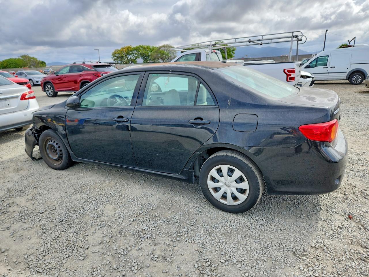 2010 TOYOTA COROLLA LE photo 4