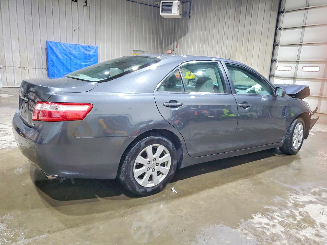 2008 TOYOTA CAMRY XLE photo 3