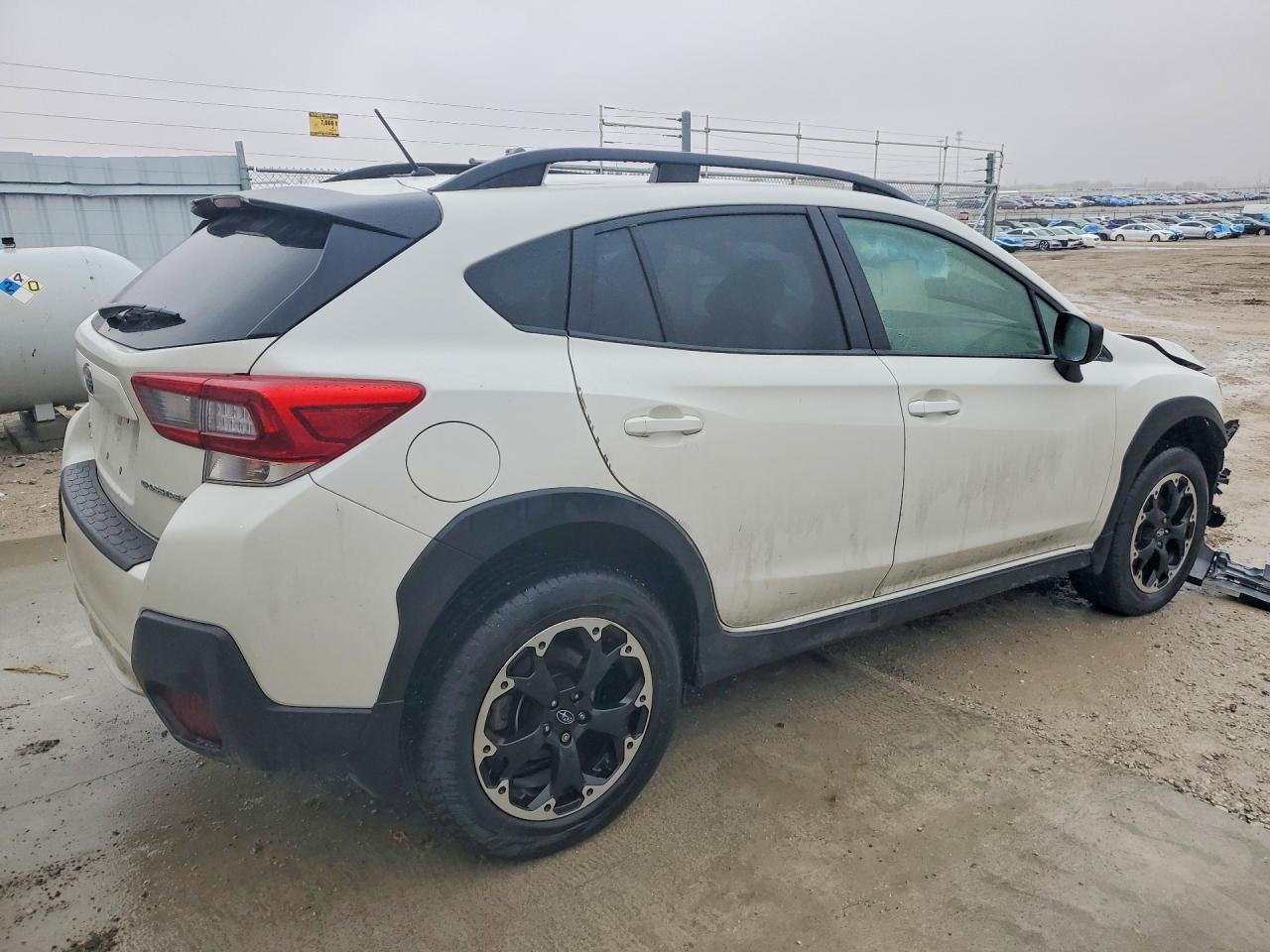 2021 SUBARU CROSSTREK photo 3