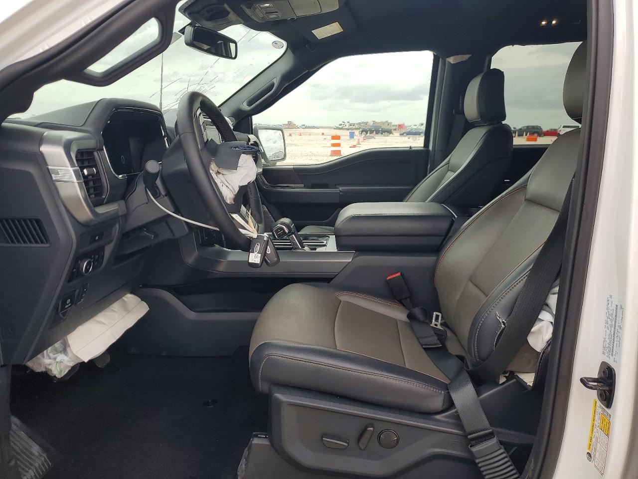 2025 FORD F150 LARIAT photo 7