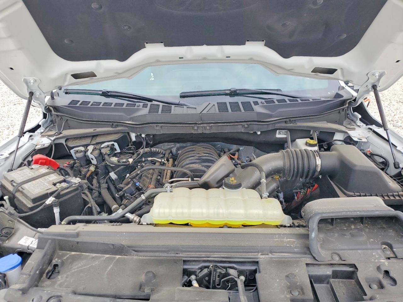 2025 FORD F150 LARIAT photo 11