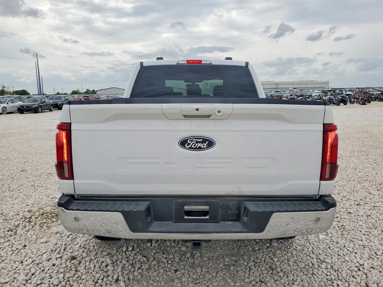 2025 FORD F150 LARIAT photo 6