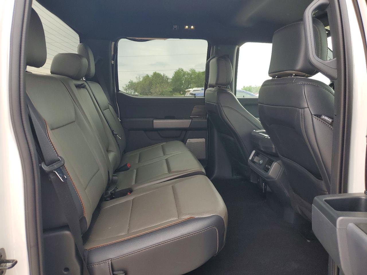2025 FORD F150 LARIAT photo 10