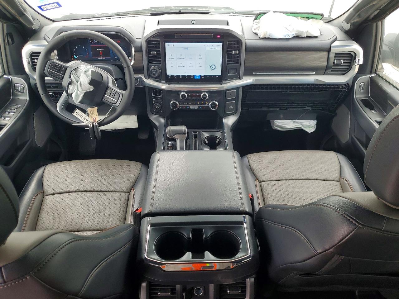 2025 FORD F150 LARIAT photo 8