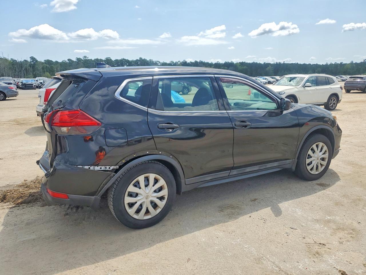 2017 NISSAN ROGUE S photo 5
