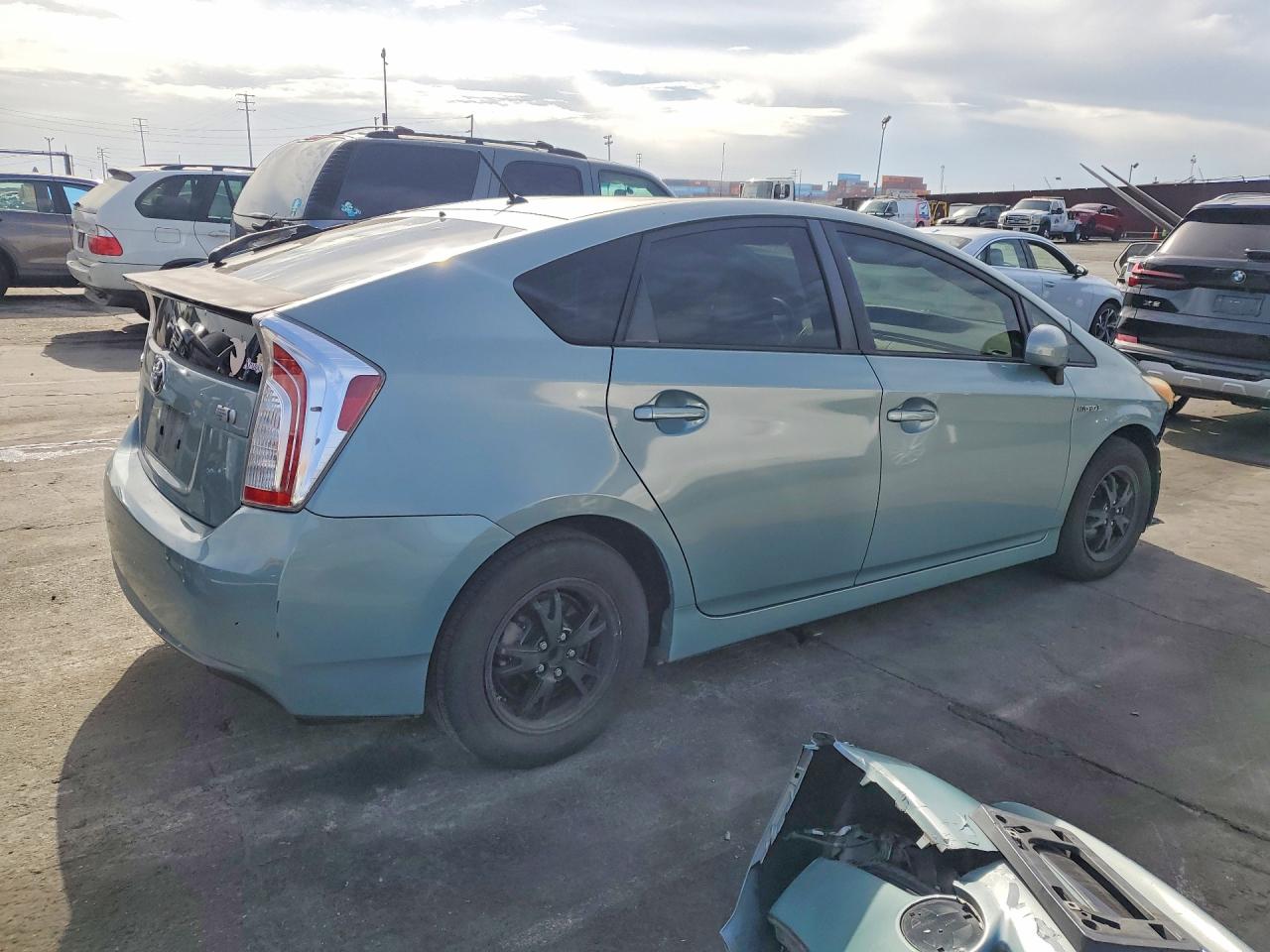2013 TOYOTA PRIUS TWO photo 7