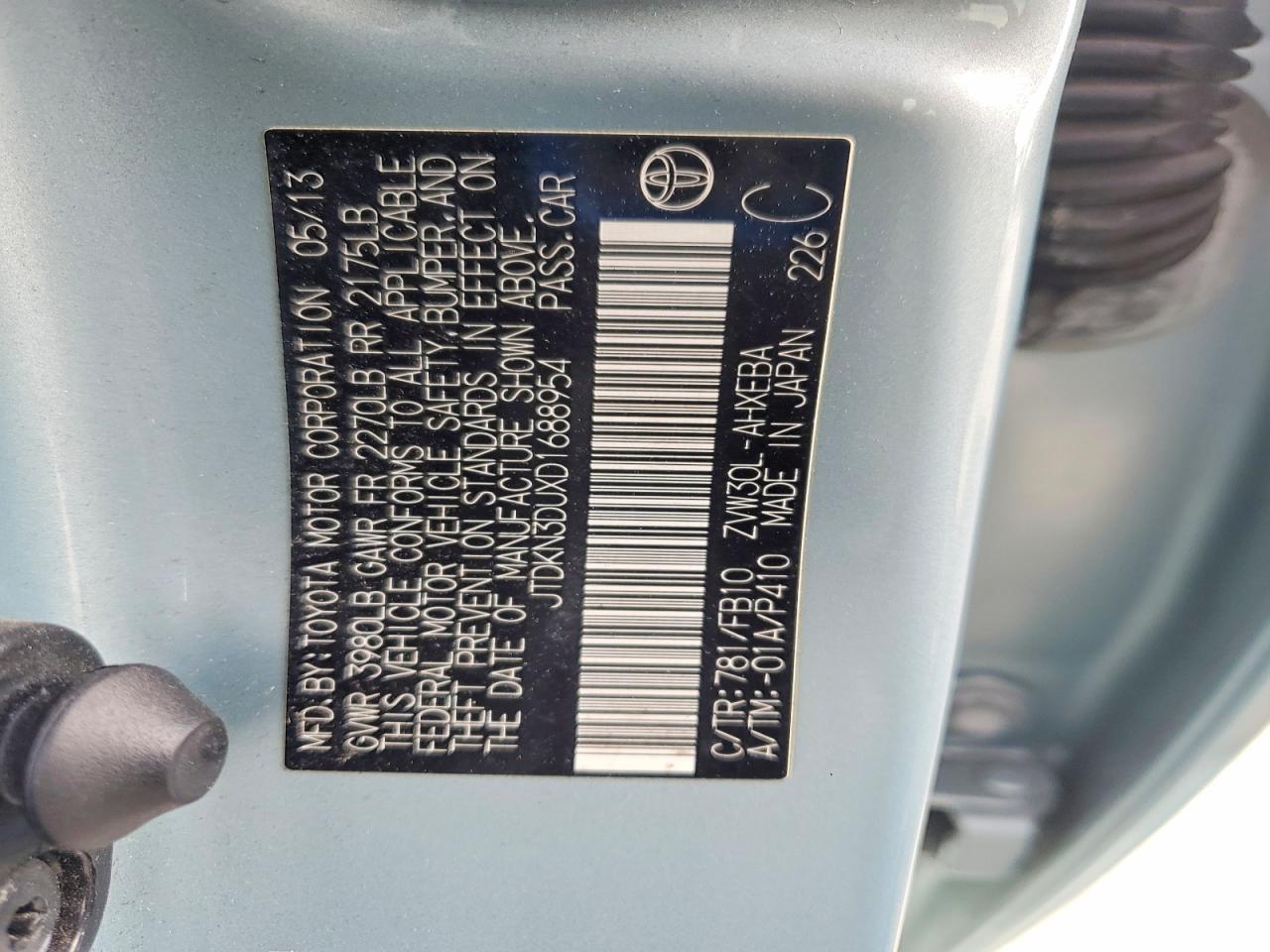 2013 TOYOTA PRIUS TWO photo 37