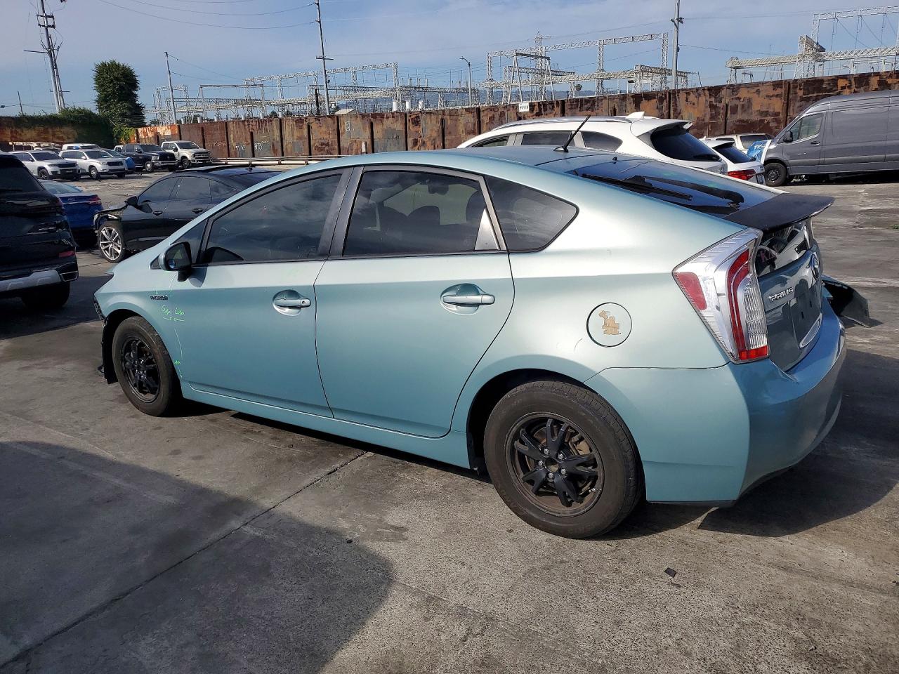 2013 TOYOTA PRIUS TWO photo 4