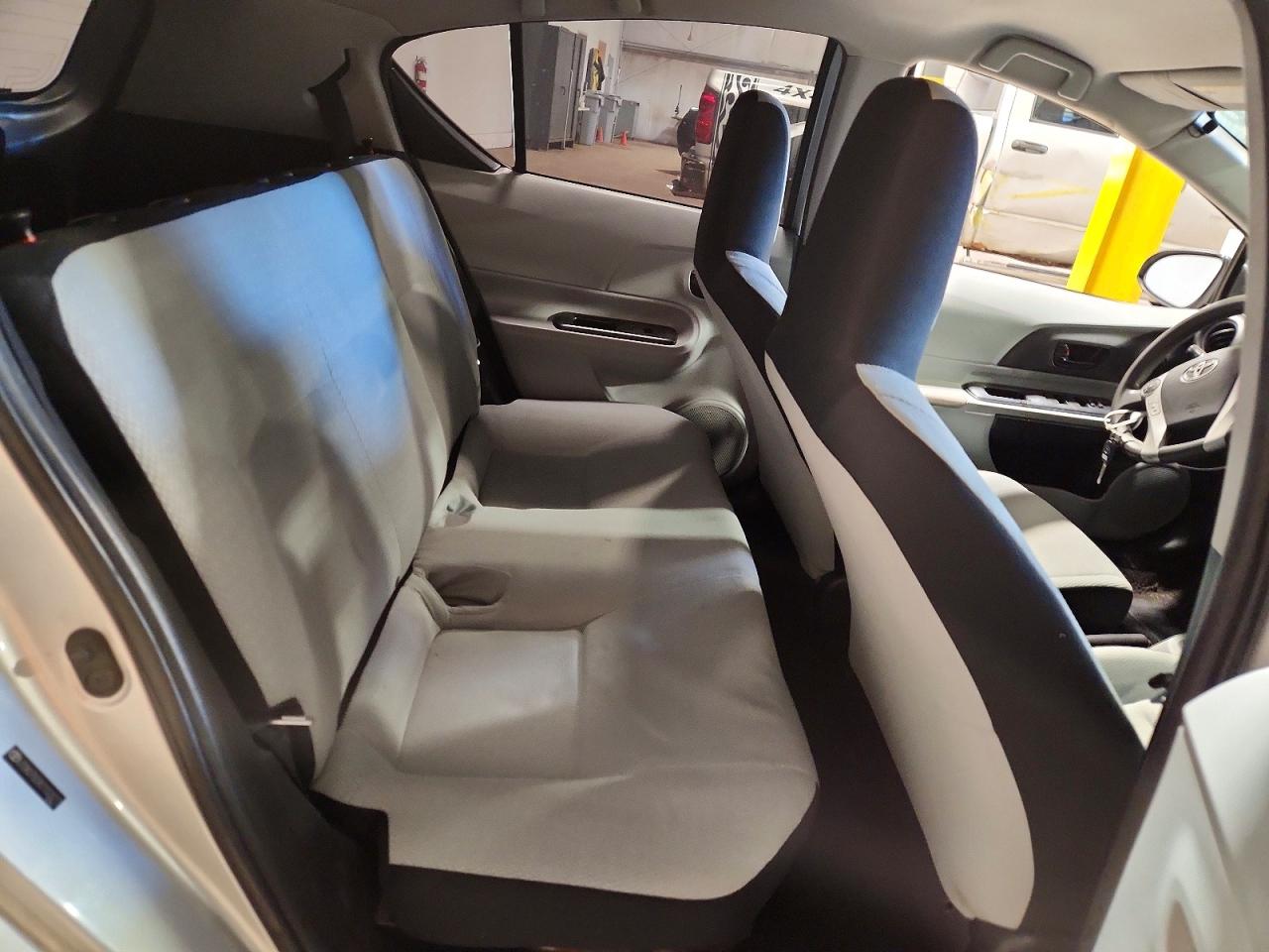 2012 TOYOTA PRIUS C ONE photo 19