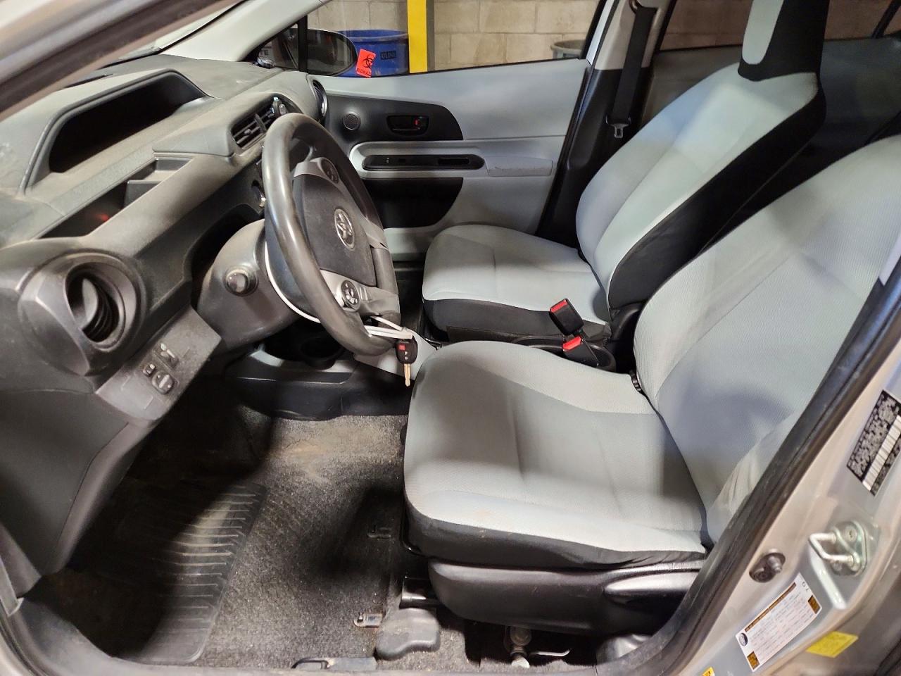 2012 TOYOTA PRIUS C ONE photo 13
