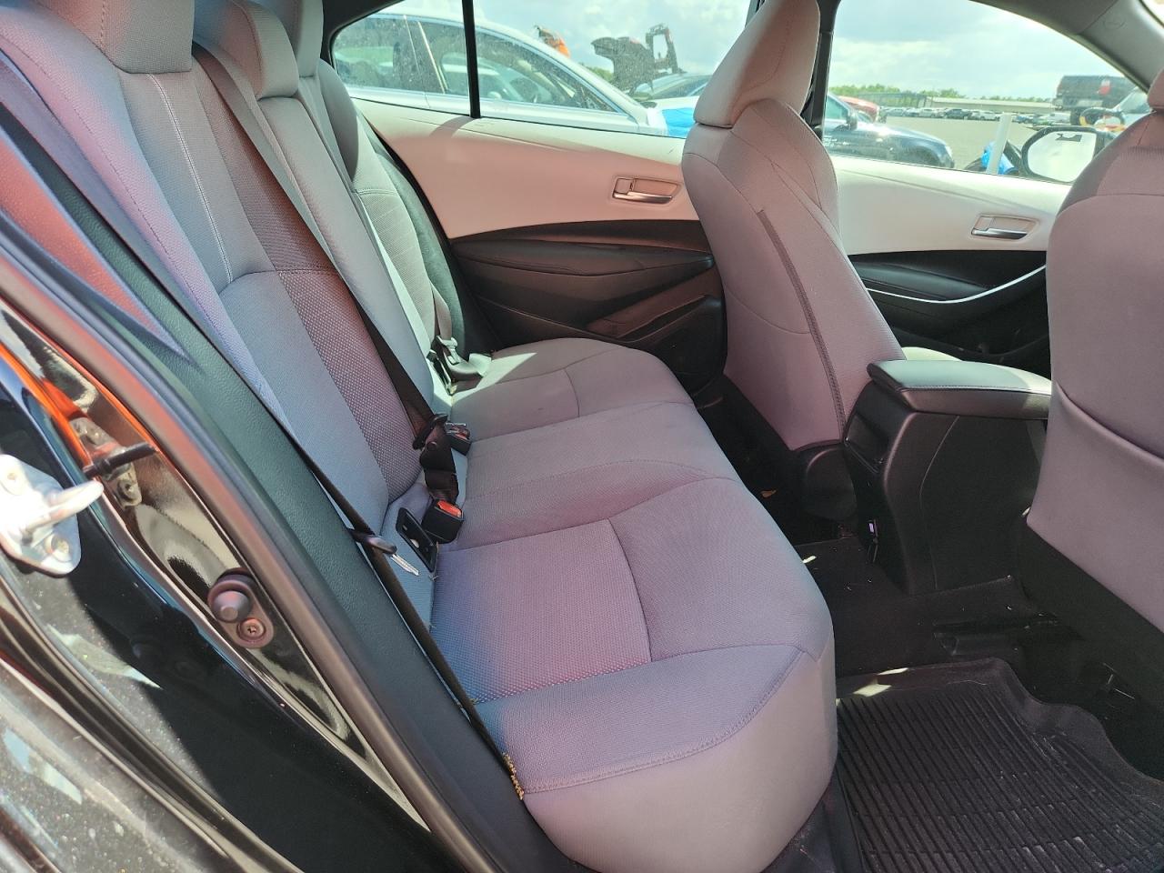 2020 TOYOTA COROLLA SE photo 10