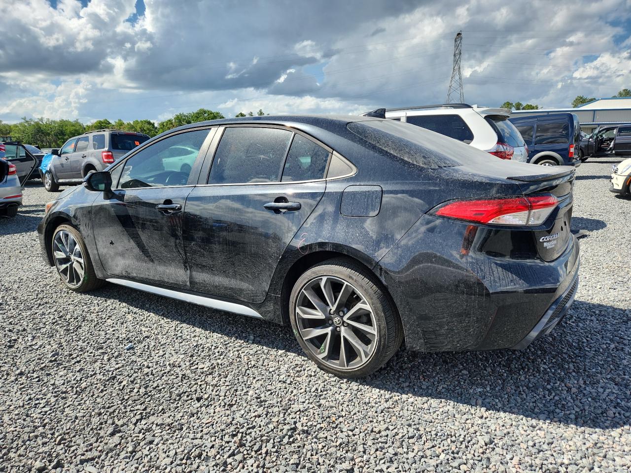 2020 TOYOTA COROLLA SE photo 2