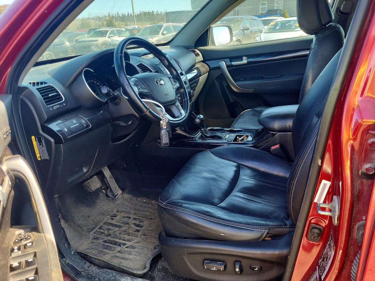 2015 KIA SORENTO LX photo 13