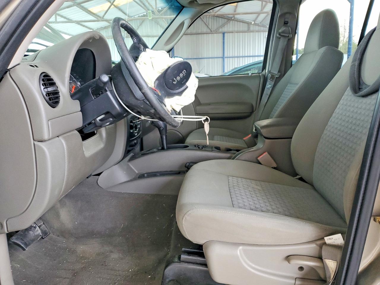 2005 JEEP LIBERTY SPORT photo 13