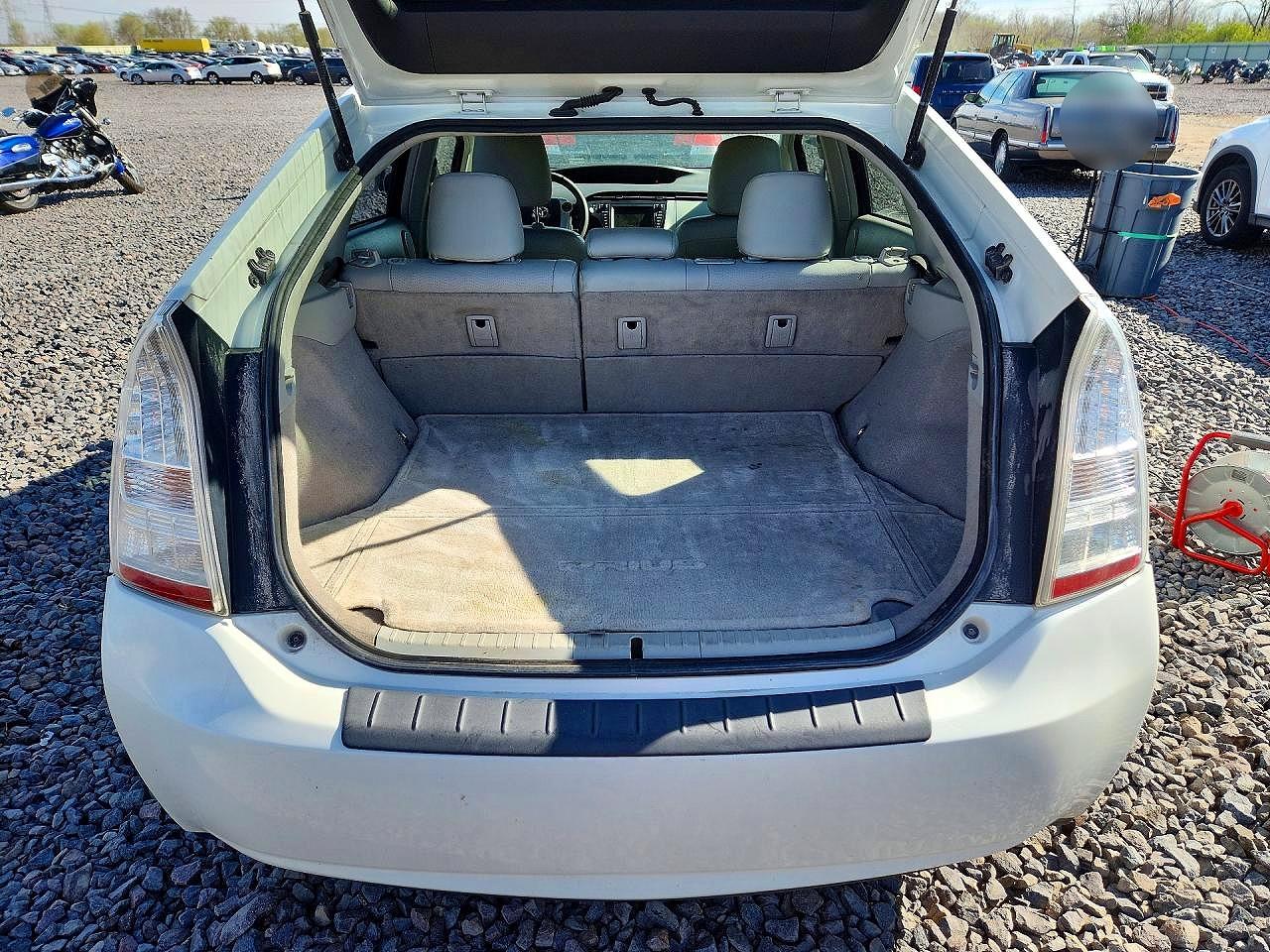2011 TOYOTA PRIUS THREE photo 6
