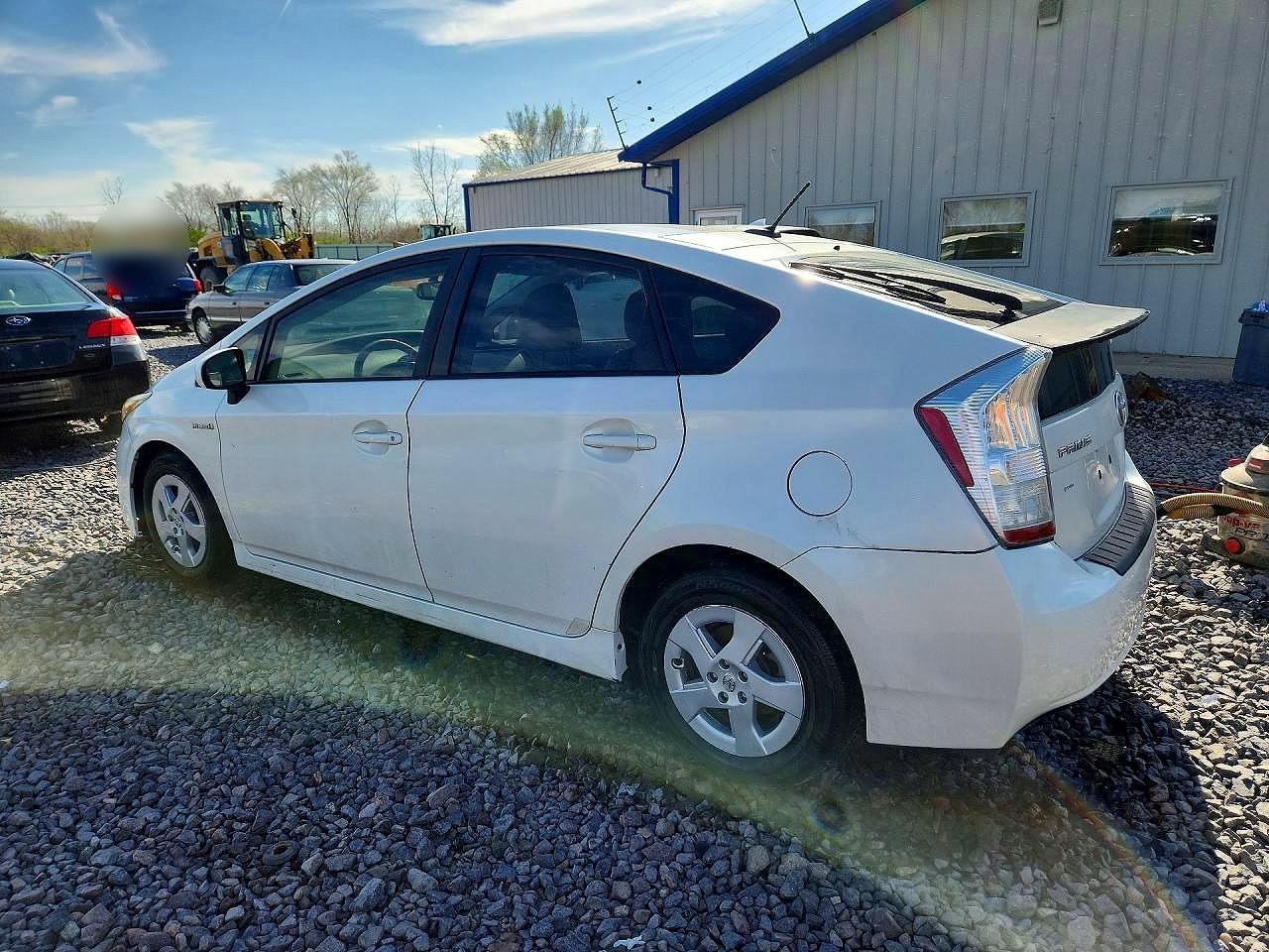 2011 TOYOTA PRIUS THREE photo 2