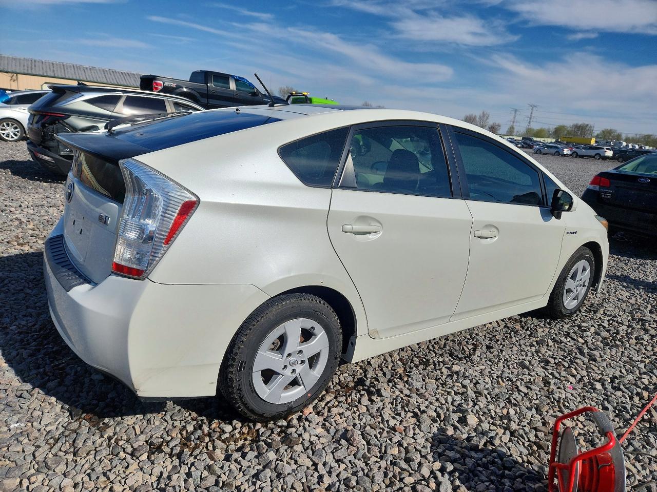 2011 TOYOTA PRIUS THREE photo 3