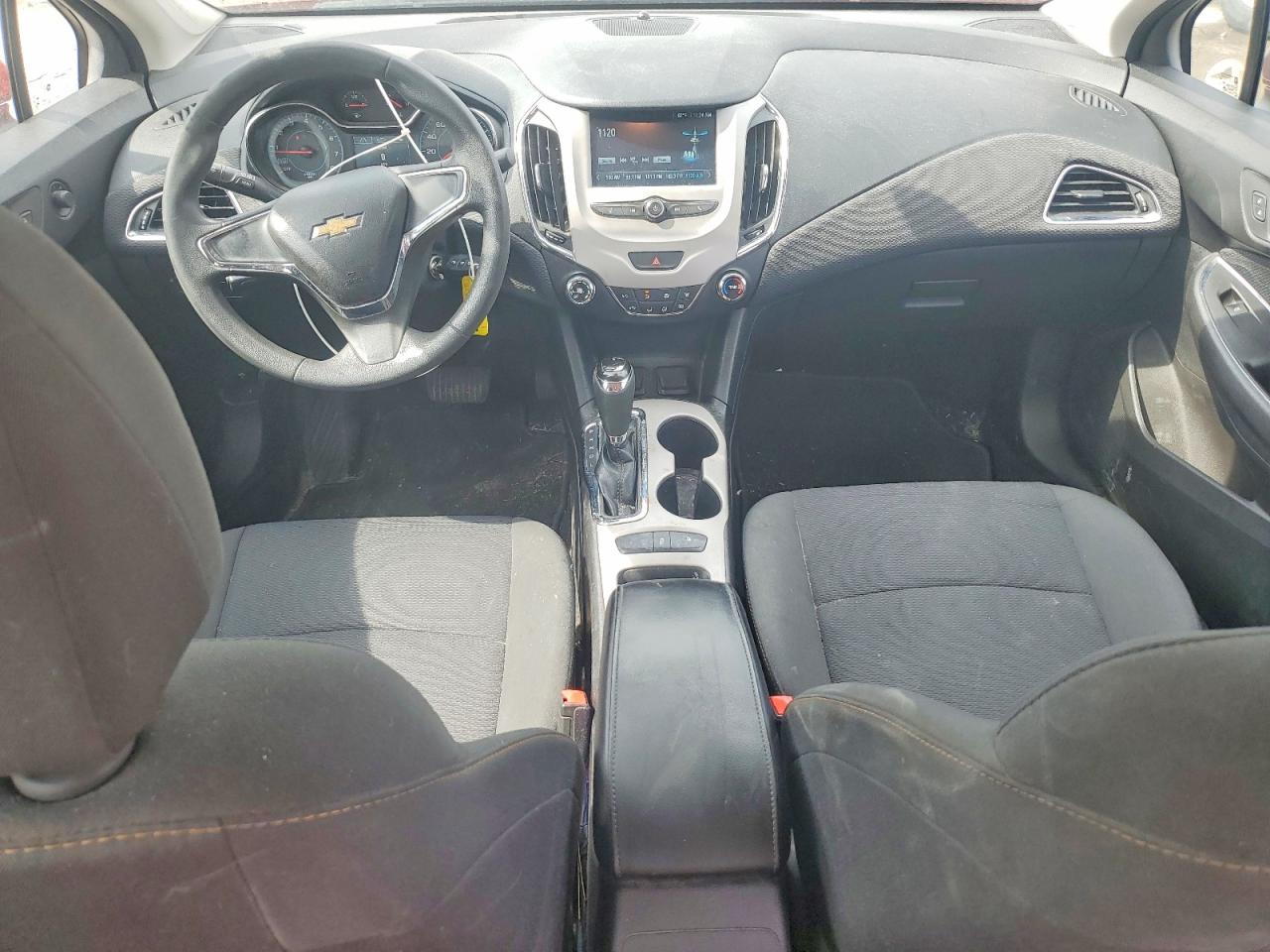 2017 CHEVROLET CRUZE LS photo 22