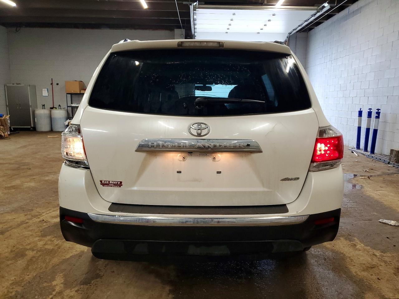 2011 TOYOTA HIGHLANDER LIMITED photo 6