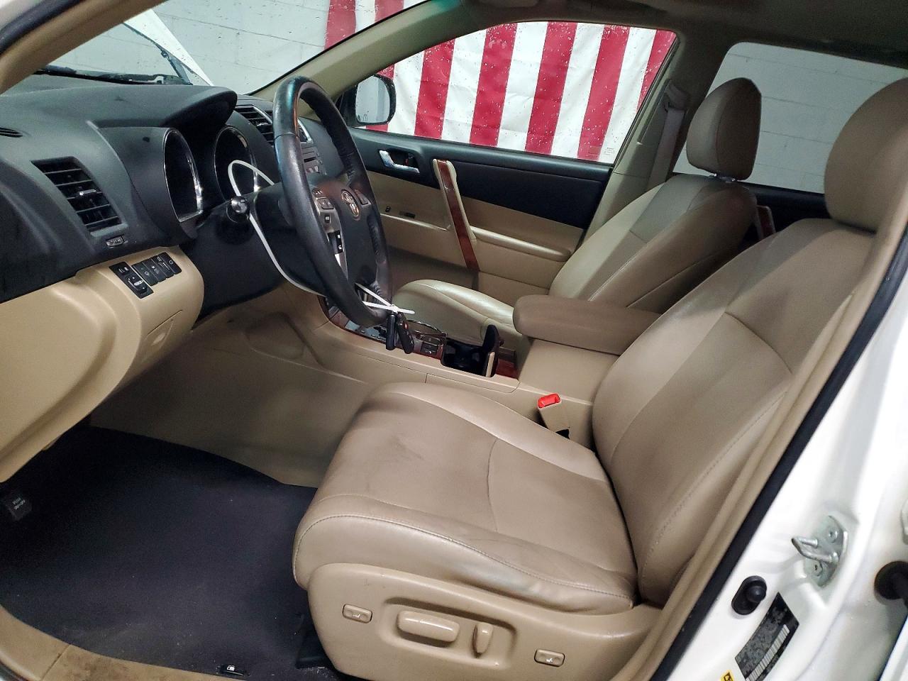 2011 TOYOTA HIGHLANDER LIMITED photo 7