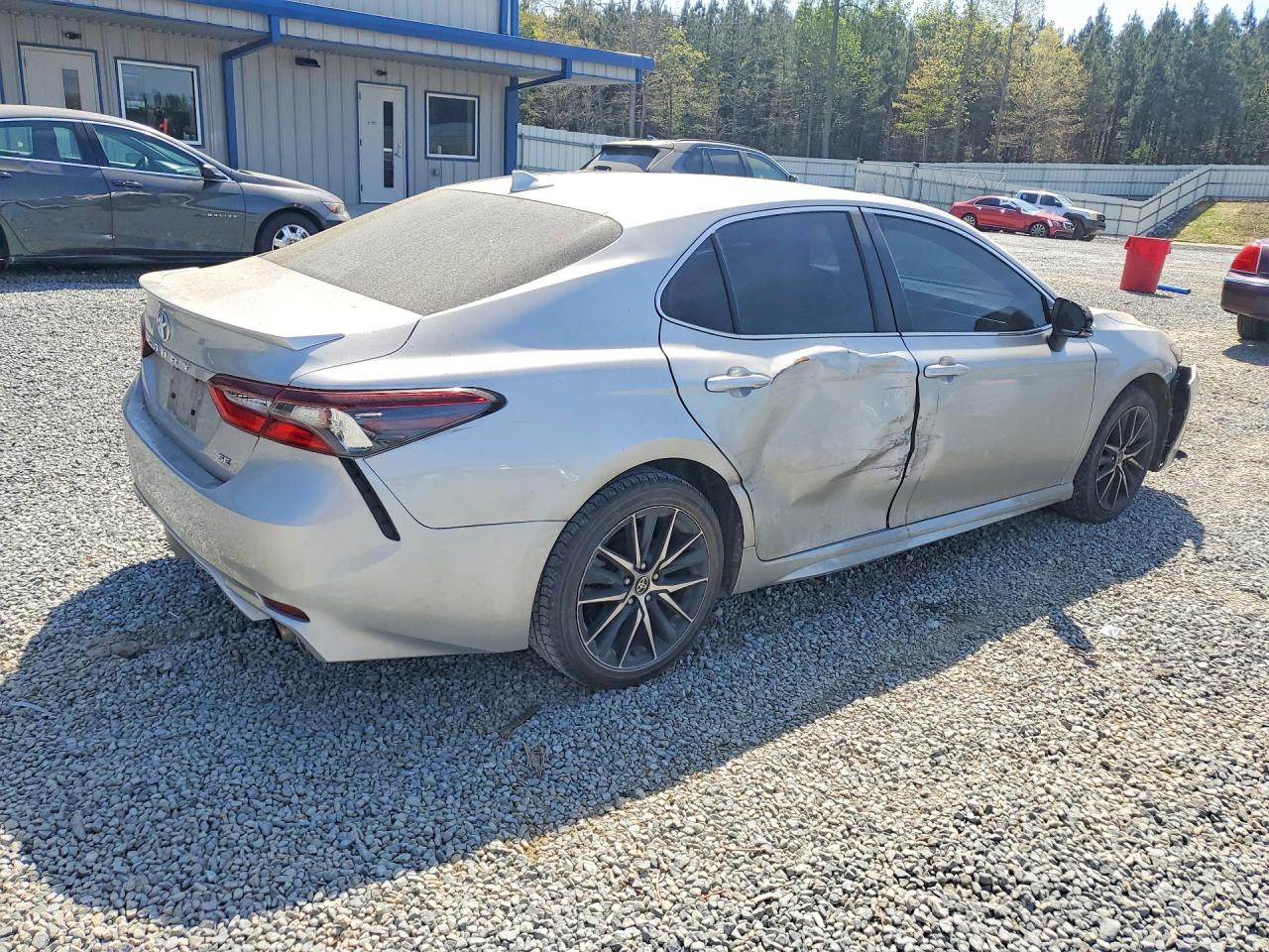 2022 TOYOTA CAMRY SE photo 5