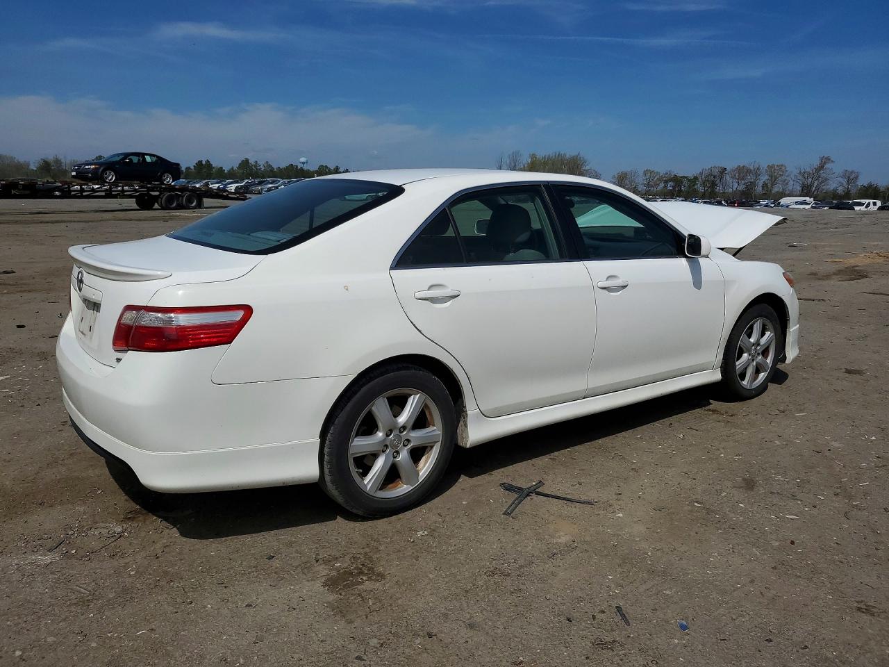 2009 TOYOTA CAMRY SE photo 3