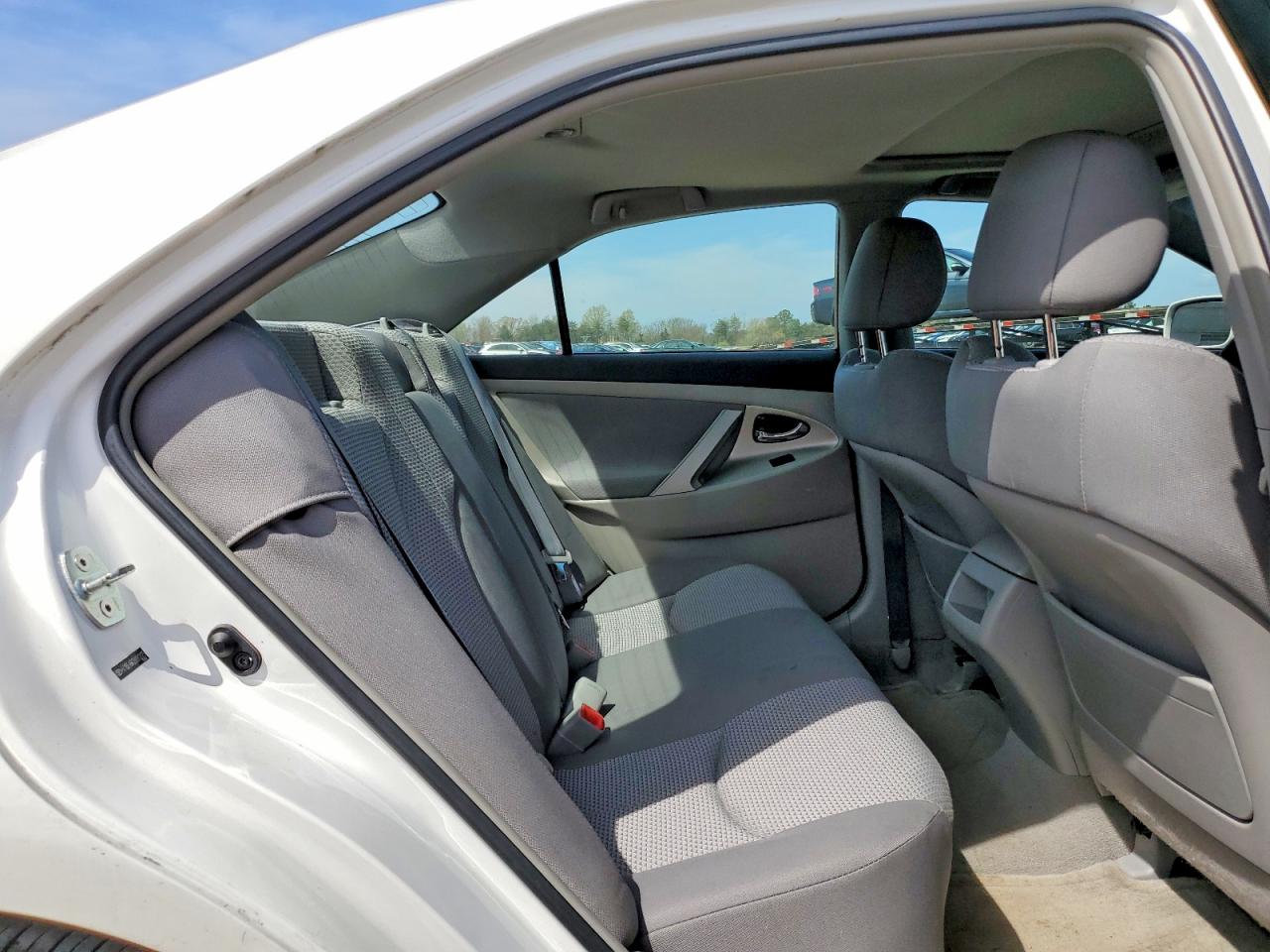 2009 TOYOTA CAMRY SE photo 10