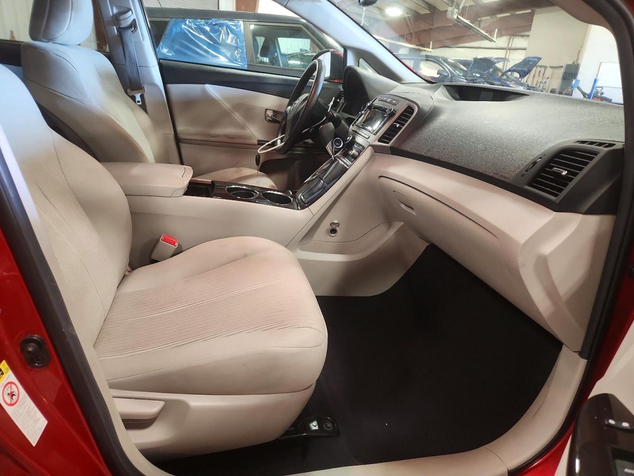 2012 TOYOTA VENZA LE photo 13