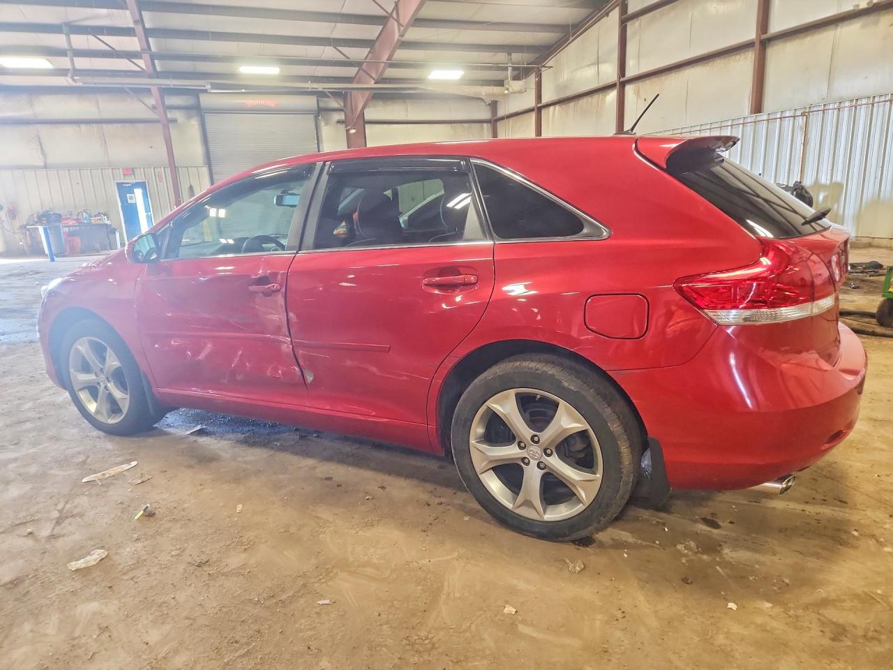 2012 TOYOTA VENZA LE photo 3