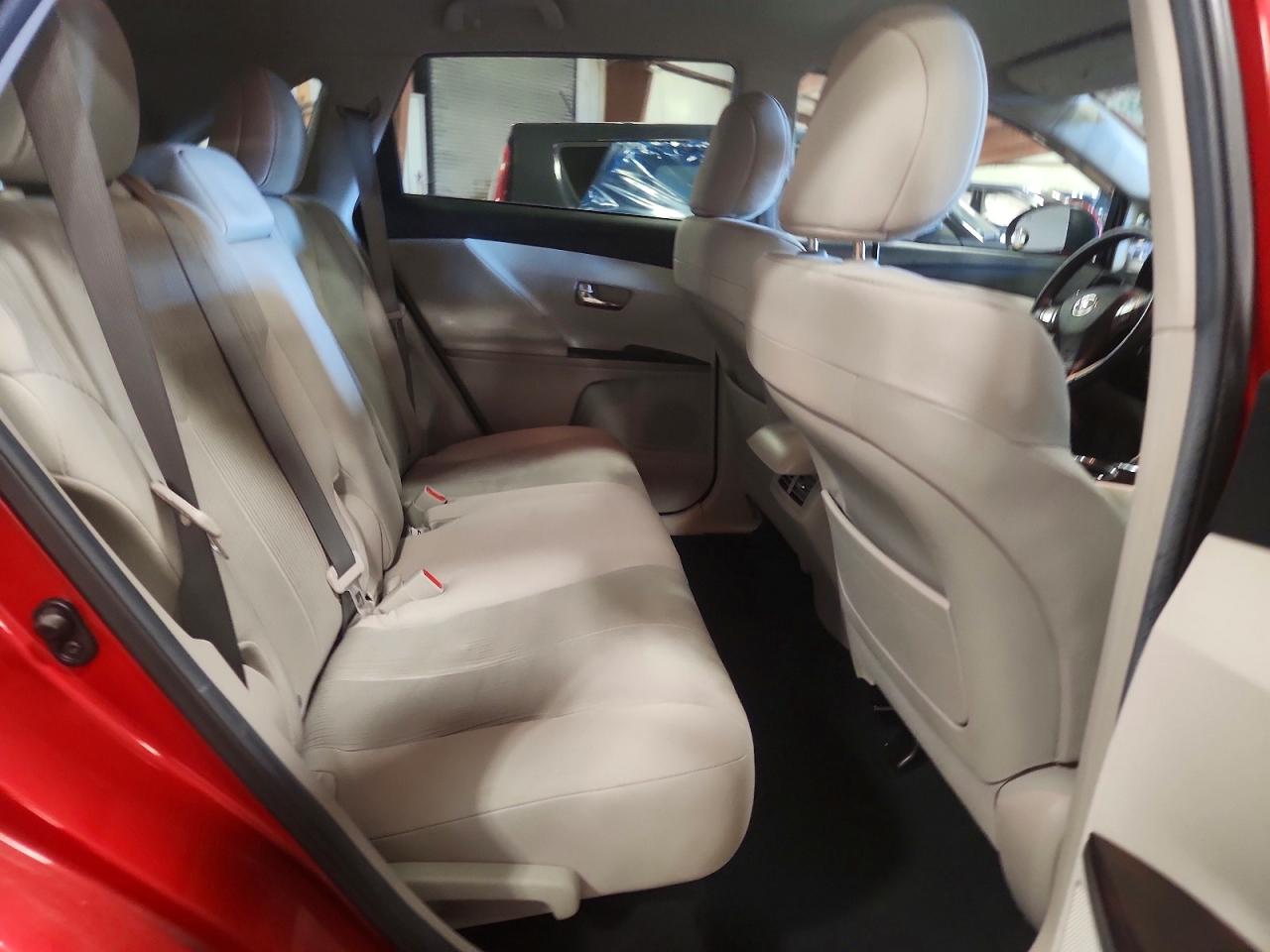 2012 TOYOTA VENZA LE photo 21
