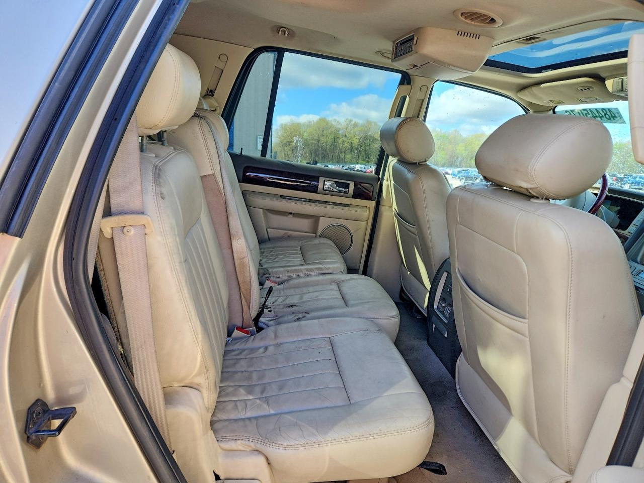 2004 LINCOLN NAVIGATOR photo 10