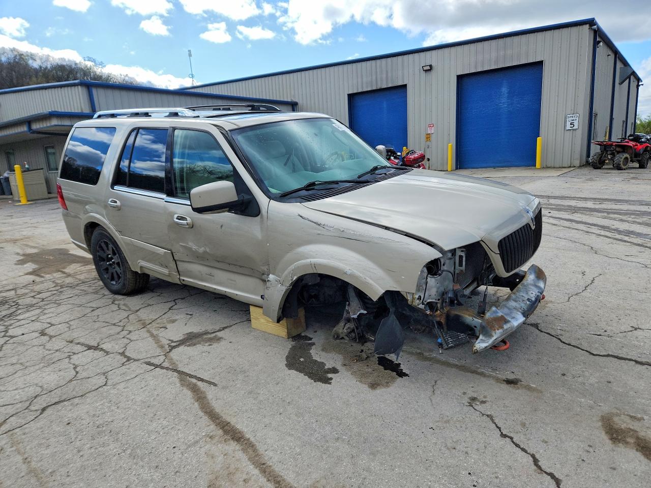 2004 LINCOLN NAVIGATOR photo 4