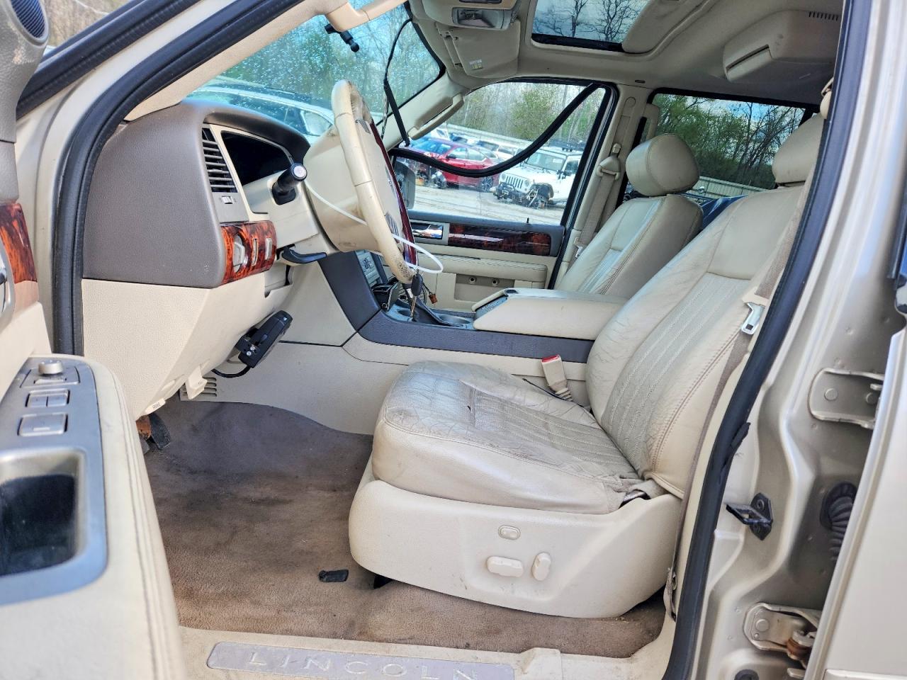 2004 LINCOLN NAVIGATOR photo 7