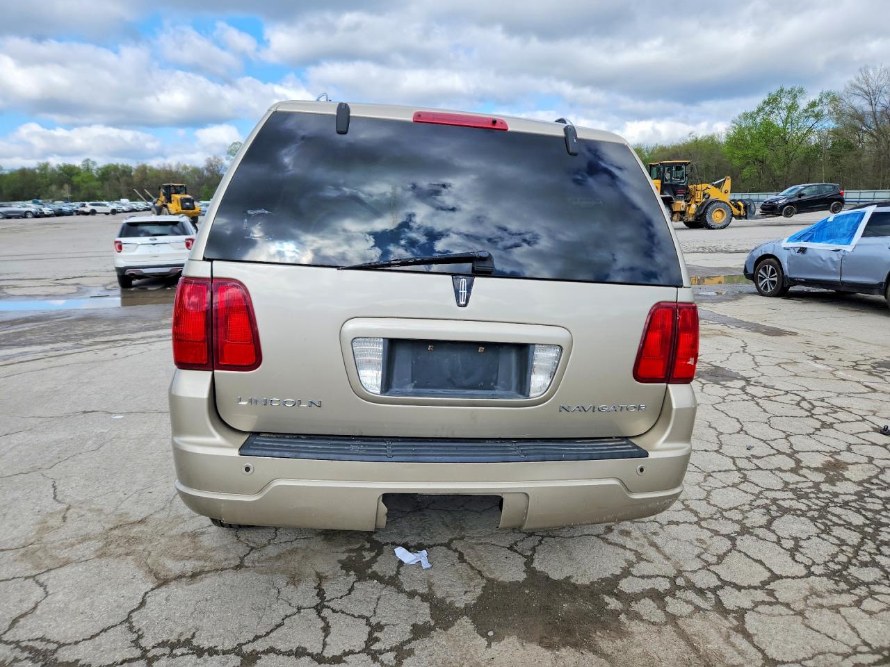 2004 LINCOLN NAVIGATOR photo 6