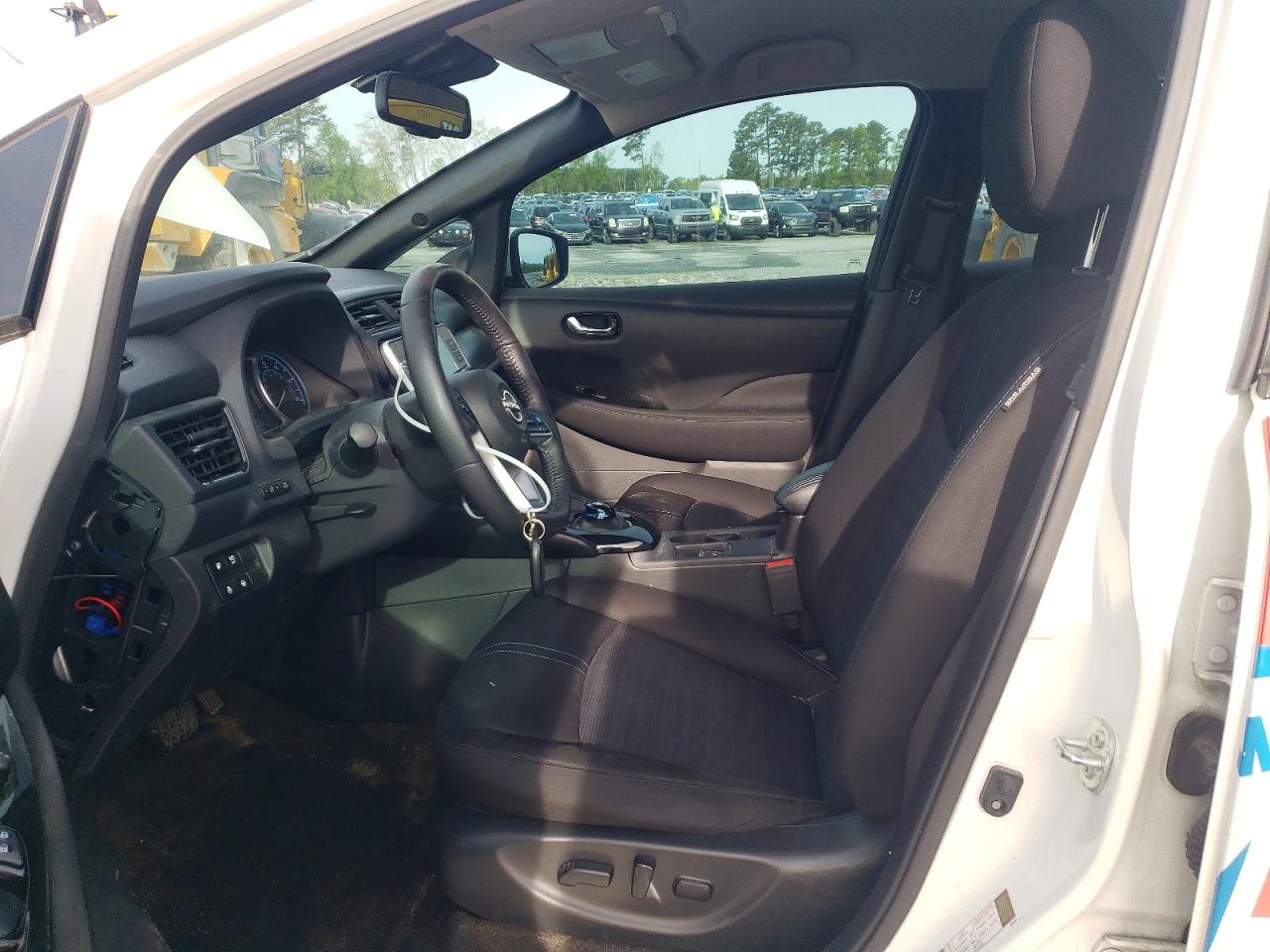 2025 NISSAN LEAF SV PLUS photo 13
