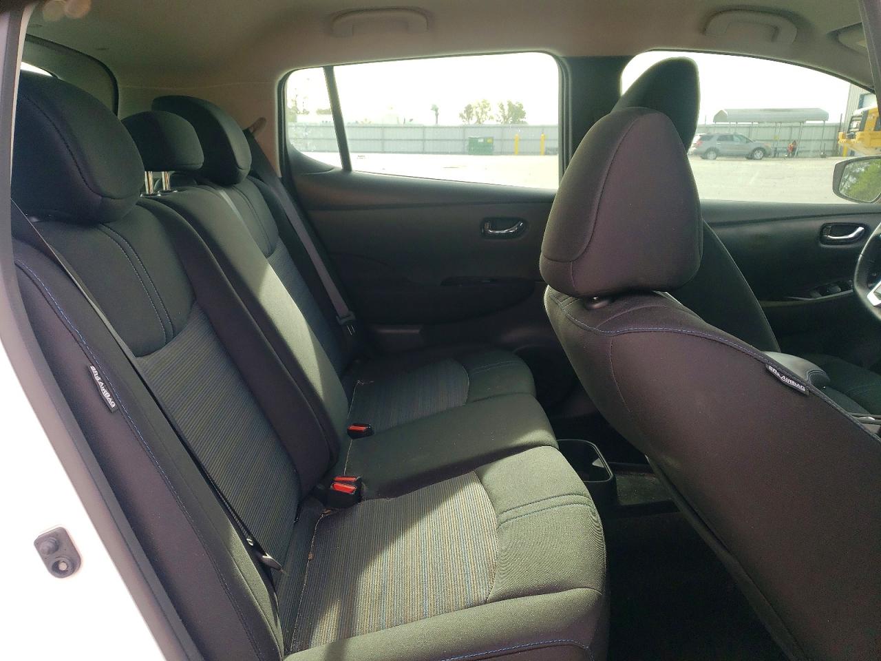 2025 NISSAN LEAF SV PLUS photo 21