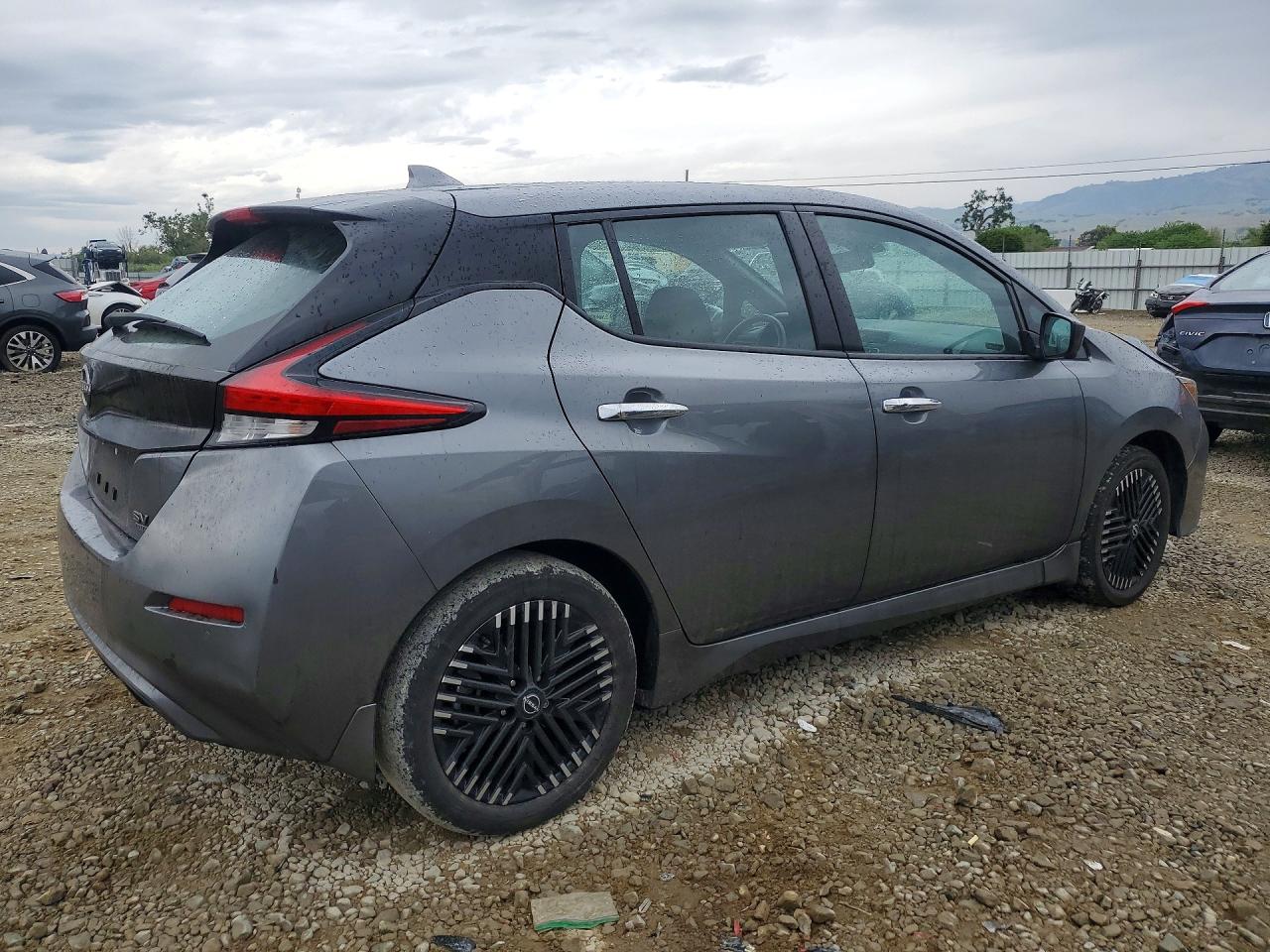2024 NISSAN LEAF SV PLUS photo 7