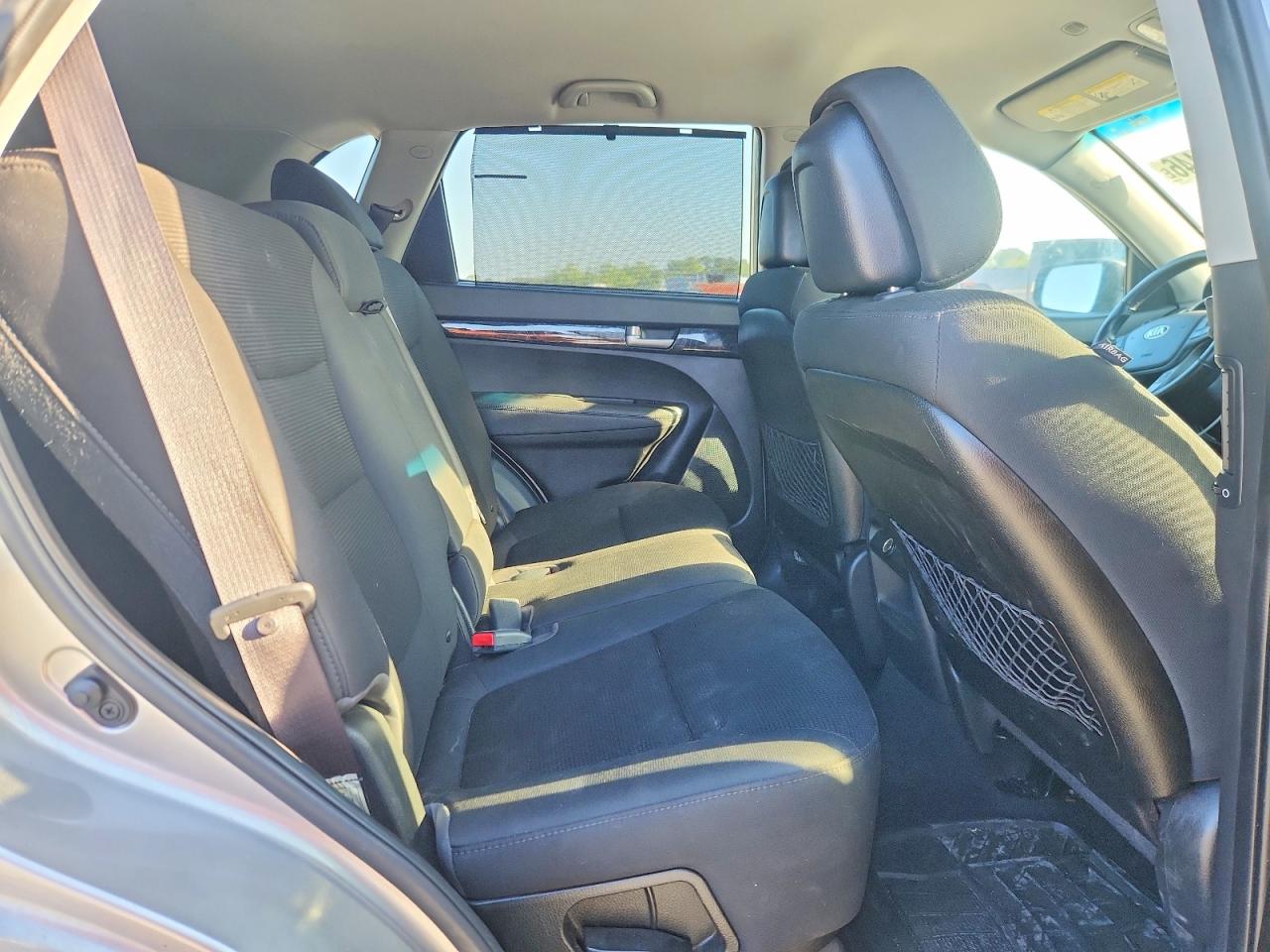 2014 KIA SORENTO LX photo 21