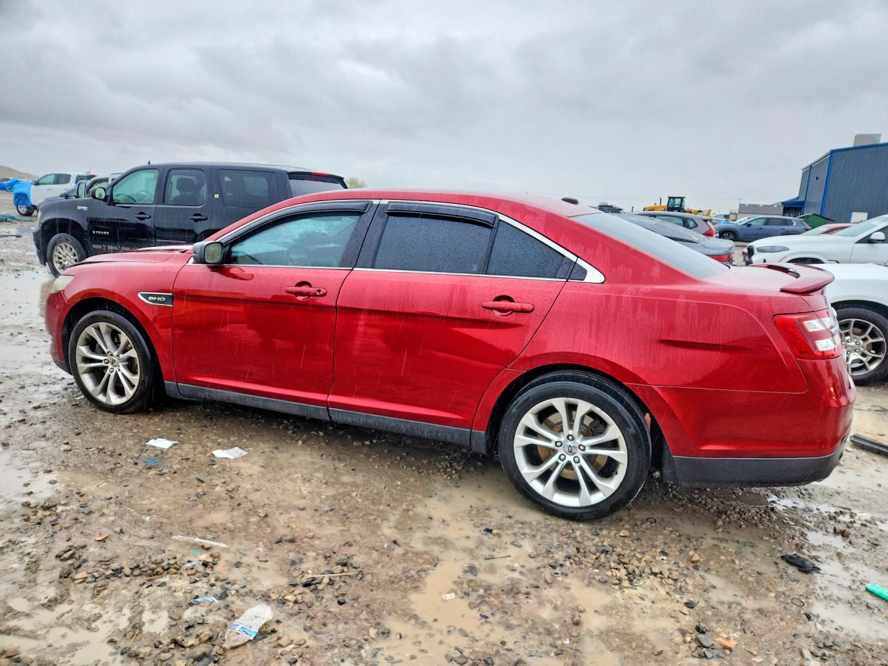 2014 FORD TAURUS SHO photo 2