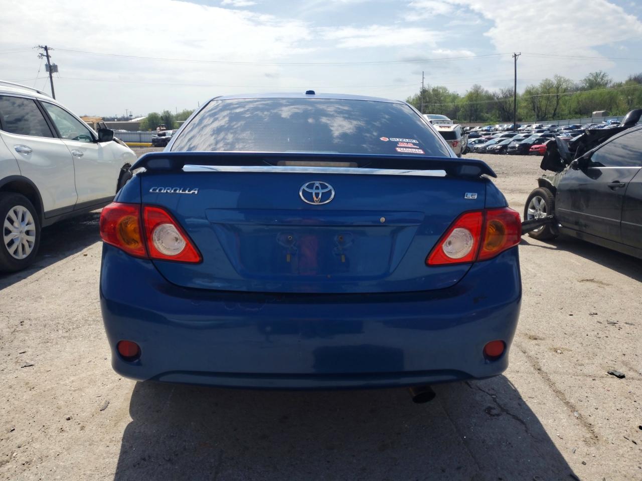 2010 TOYOTA COROLLA LE photo 11