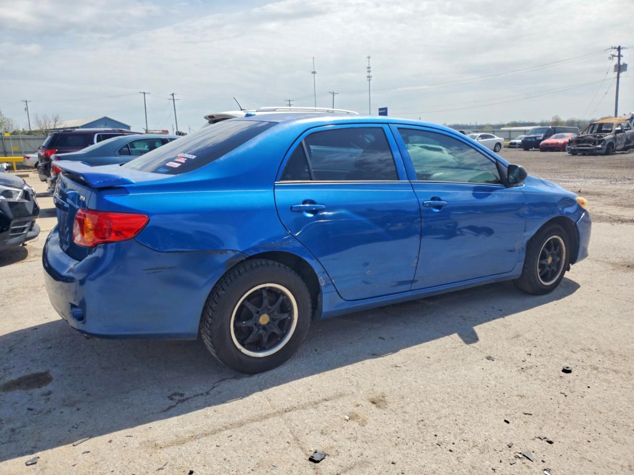 2010 TOYOTA COROLLA LE photo 5