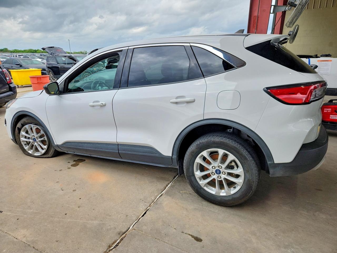 2022 FORD ESCAPE SE photo 4