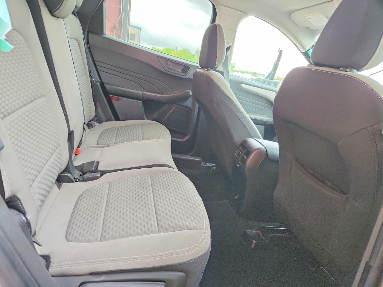 2022 FORD ESCAPE SE photo 28