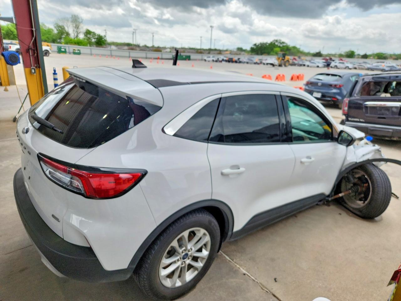 2022 FORD ESCAPE SE photo 7