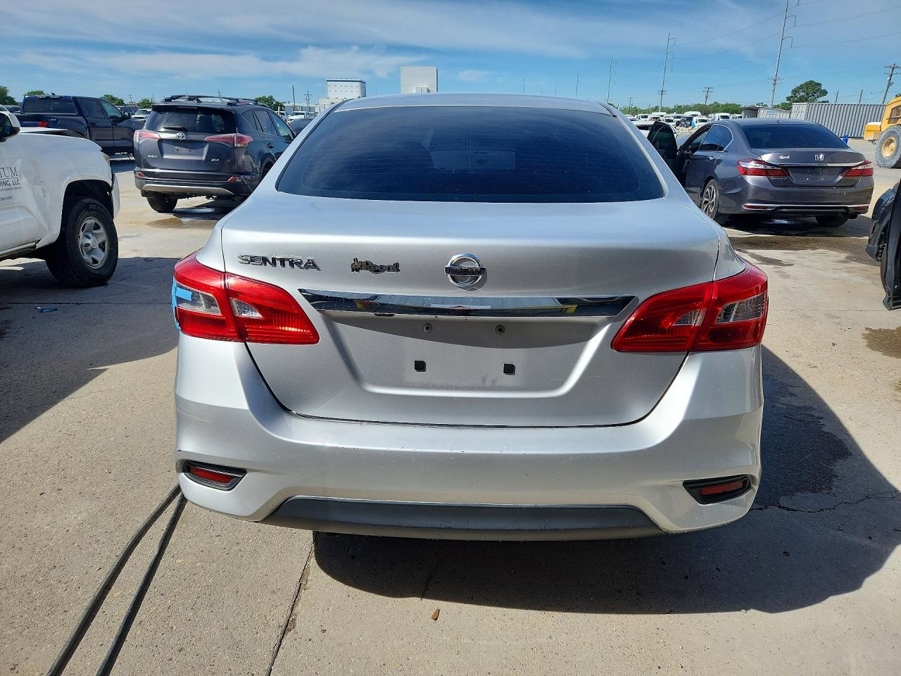2019 NISSAN SENTRA S photo 11