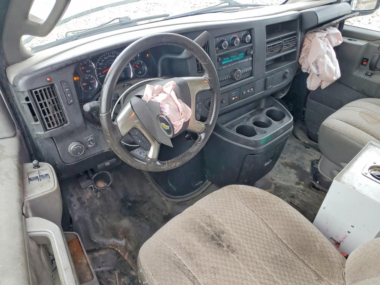 2018 CHEVROLET EXPRESS G3500 photo 15