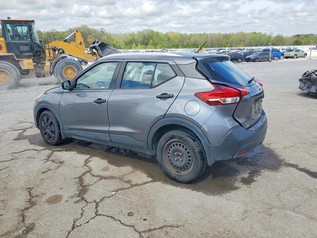 2019 NISSAN KICKS S photo 3